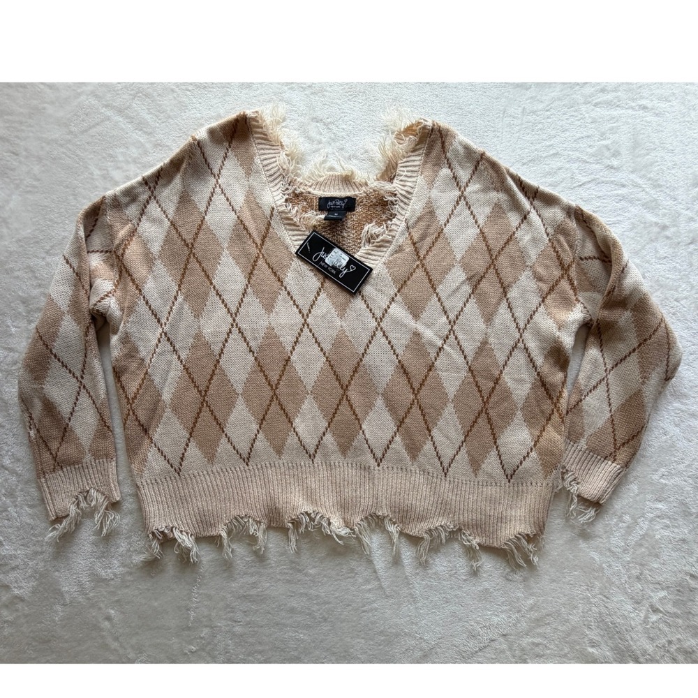 Just Polly Beige Argyle Distressed V-Neck Sweater Womens Medium NWT